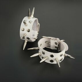 Наручники с шипами 